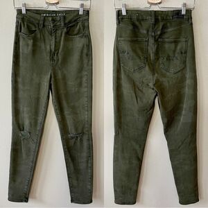 American Eagle Next Level Stretch Green Camo Curvy Super High-Rise Jeggings